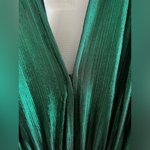 Bronx and Banco XL Zoe Emerald Green Gown *No Belt